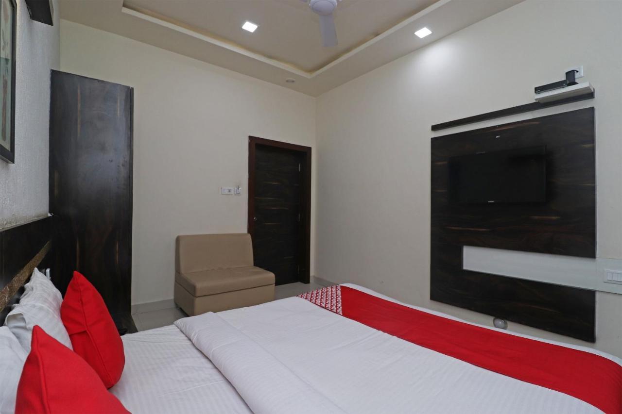 Oyo 29012 Gayatri Palace Hotel Durg Esterno foto